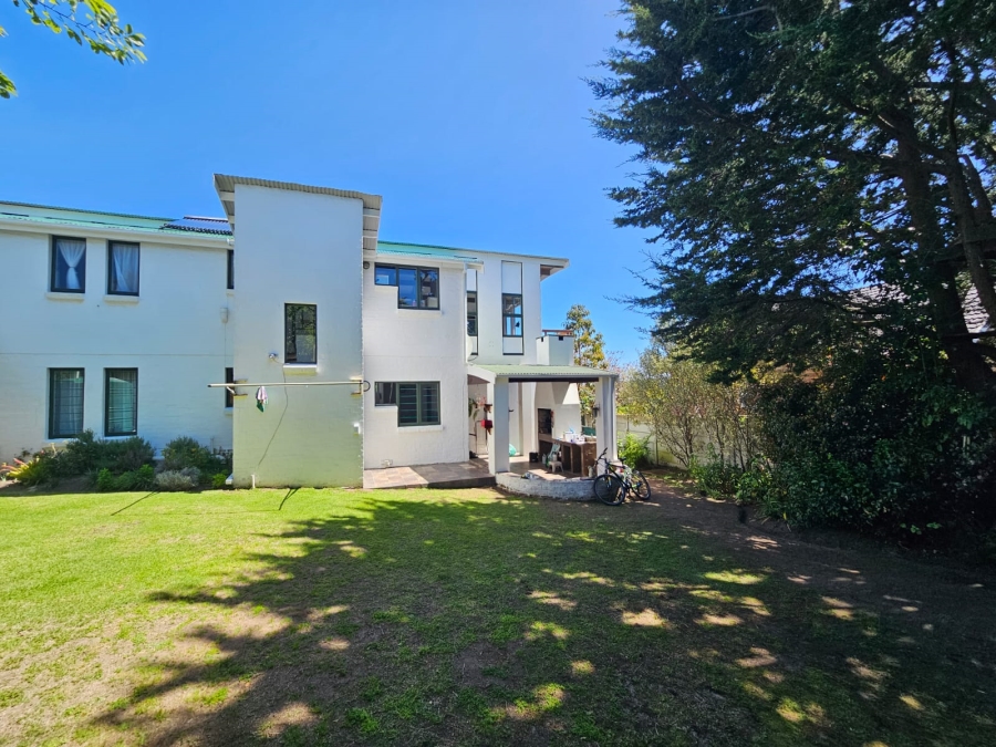 5 Bedroom Property for Sale in Herolds Bay Western Cape